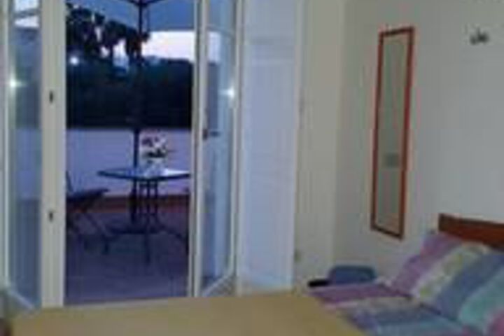 Room 12 of 33