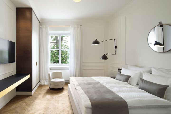 Room 37 of 140