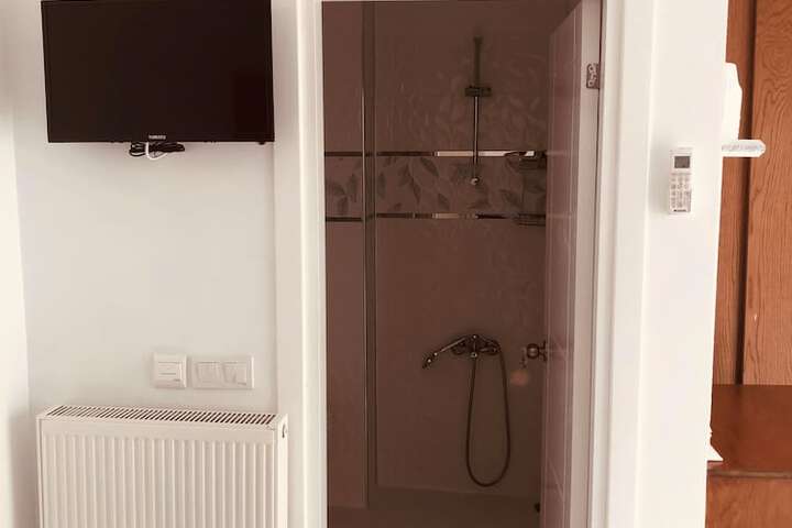 Room 47 of 75