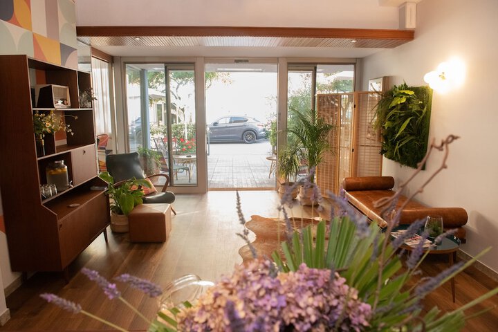Guest Lobby
