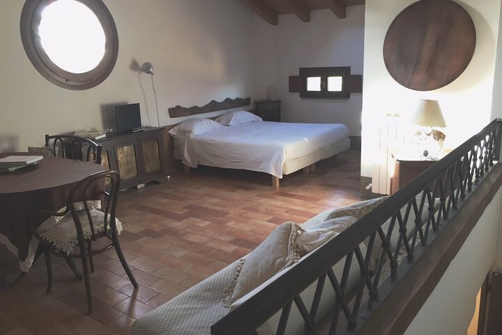 Room 3 of 38