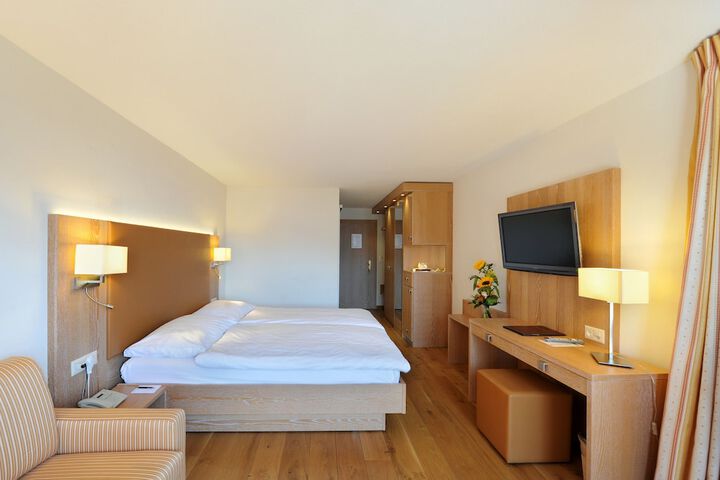 Room 4 of 87