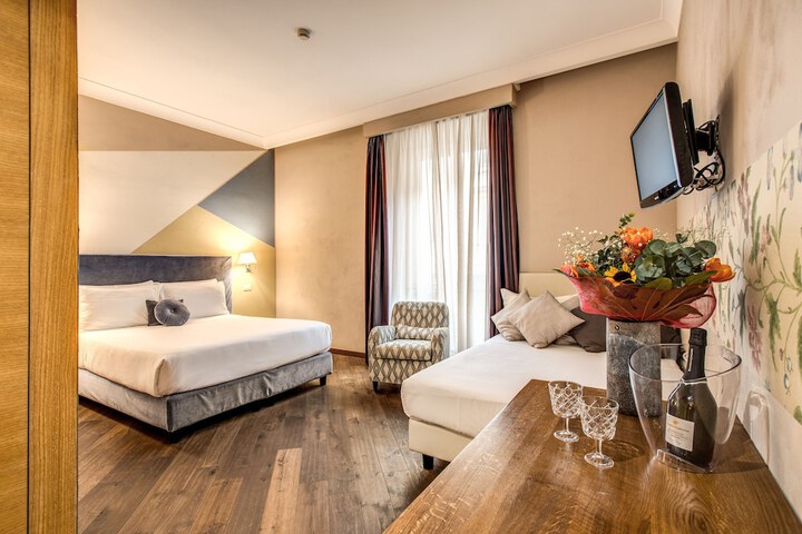Room 32 of 81