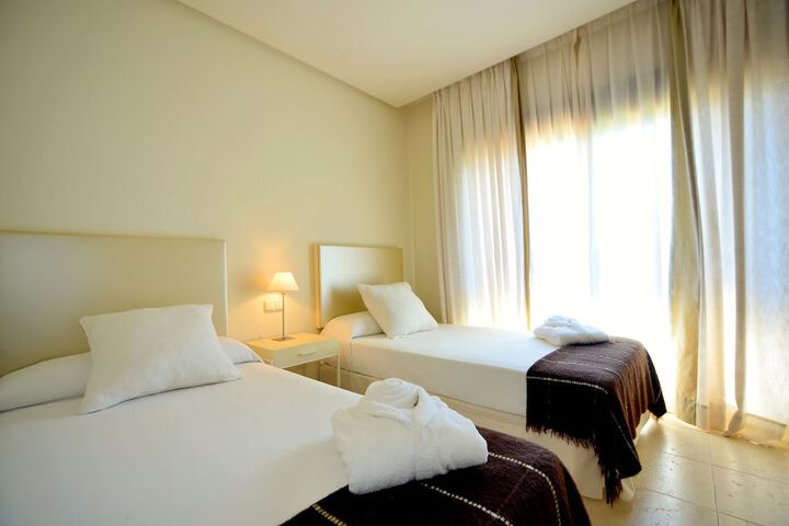 Room 18 of 192