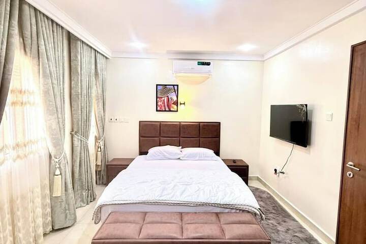 Room 4 of 20