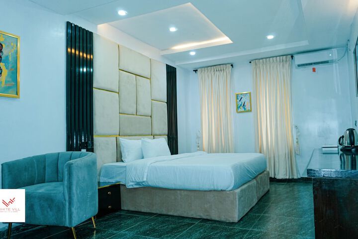 Room 12 of 23
