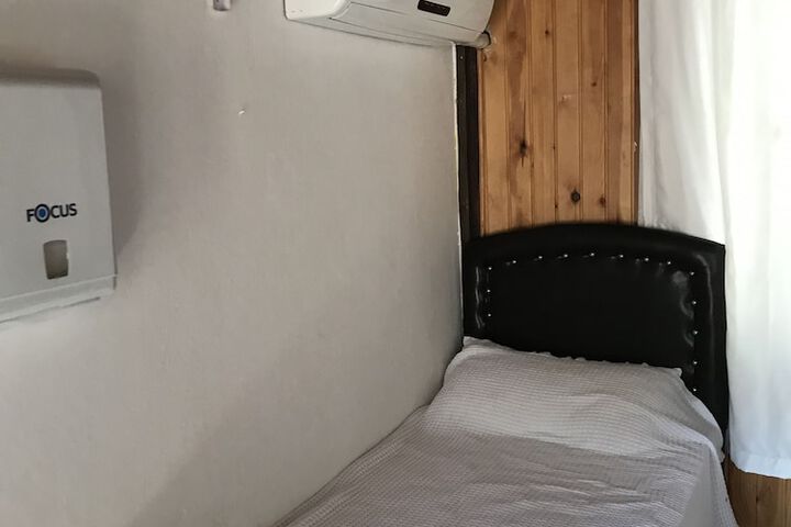 Room 6 of 37