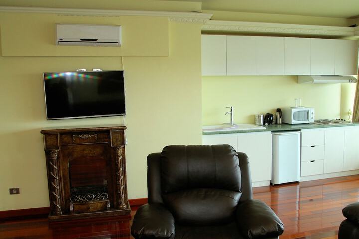 Room 6 of 66