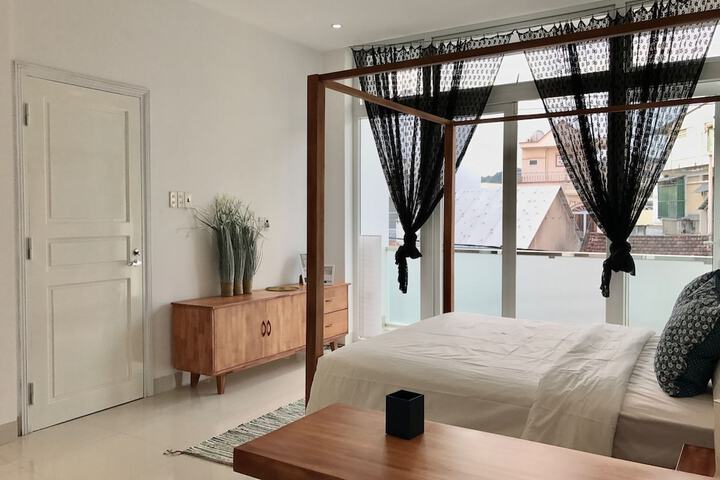 Room 11 of 26