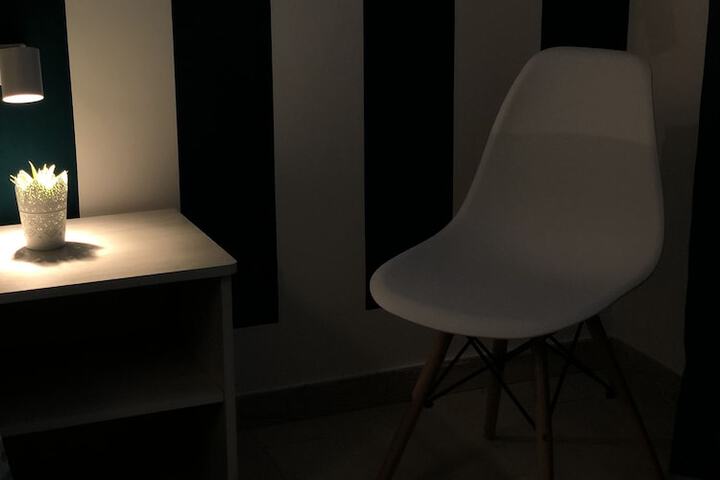 Room 6 of 9