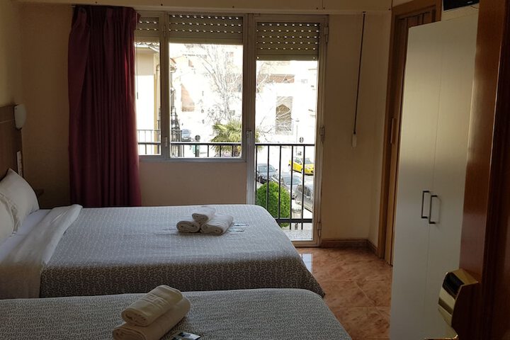 Room 17 of 38
