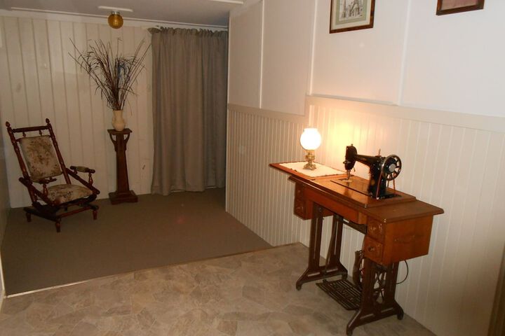 Room 8 of 15
