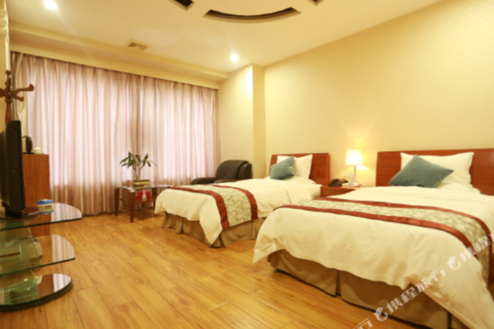 Grand Dragon Hotel