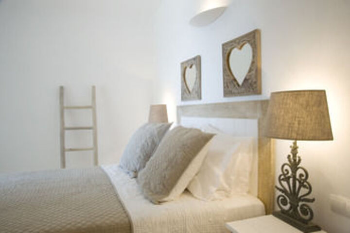 Room 44 of 90