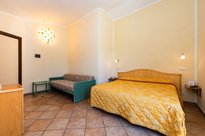 Room 21 of 74