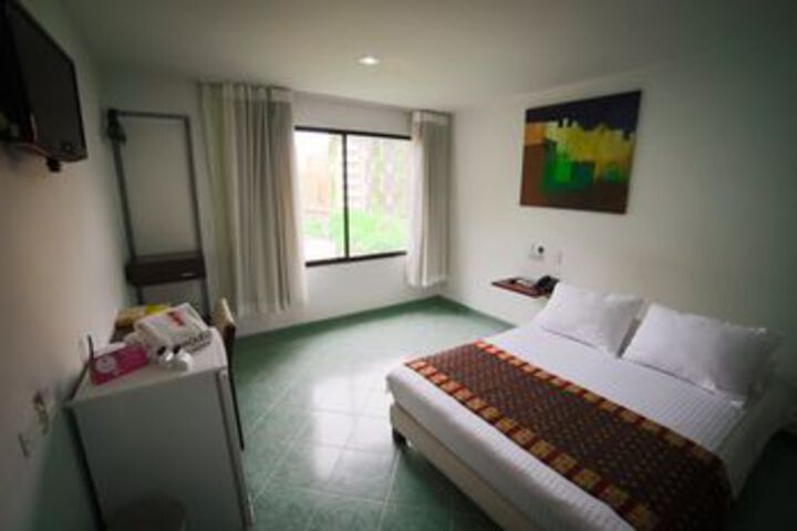 Room 14 of 34