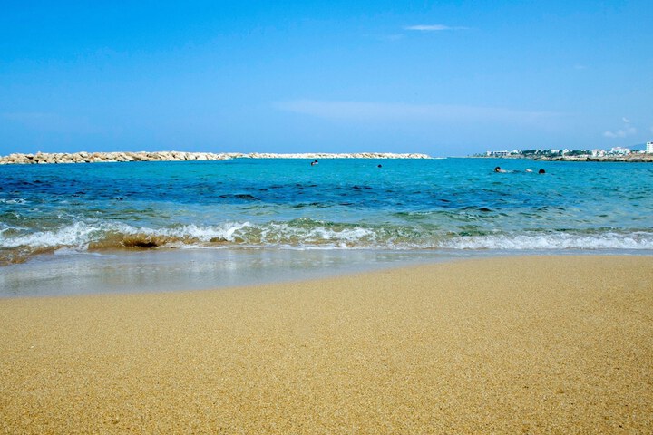 Beach 70 of 77