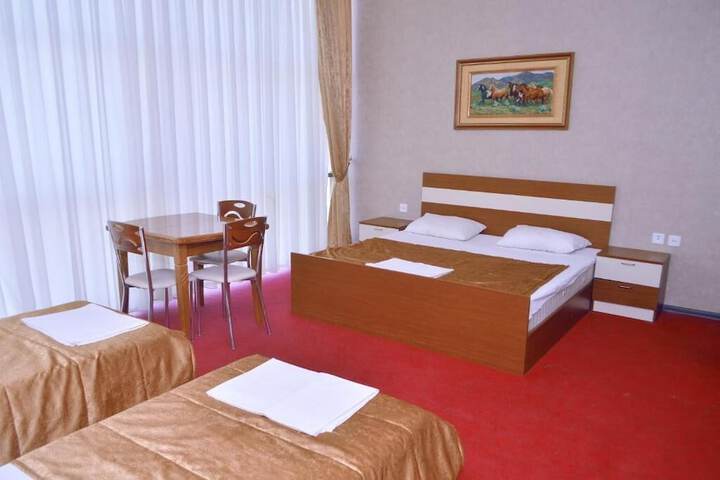 Room 7 of 33
