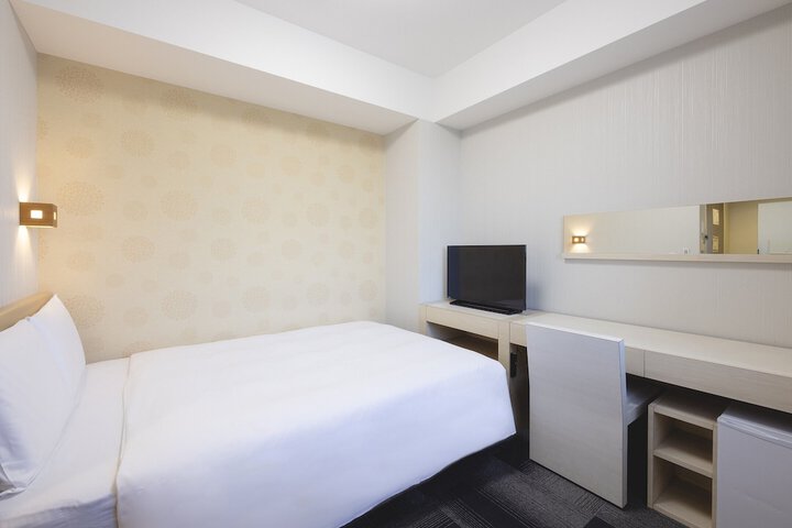 Room 16 of 62