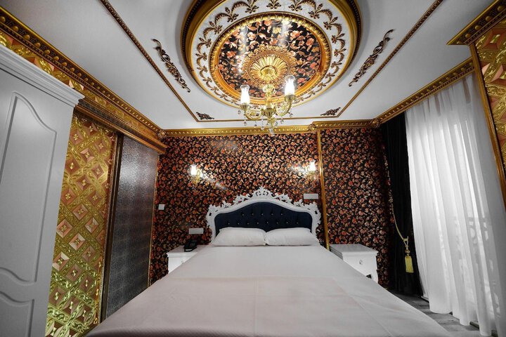 Room 32 of 57