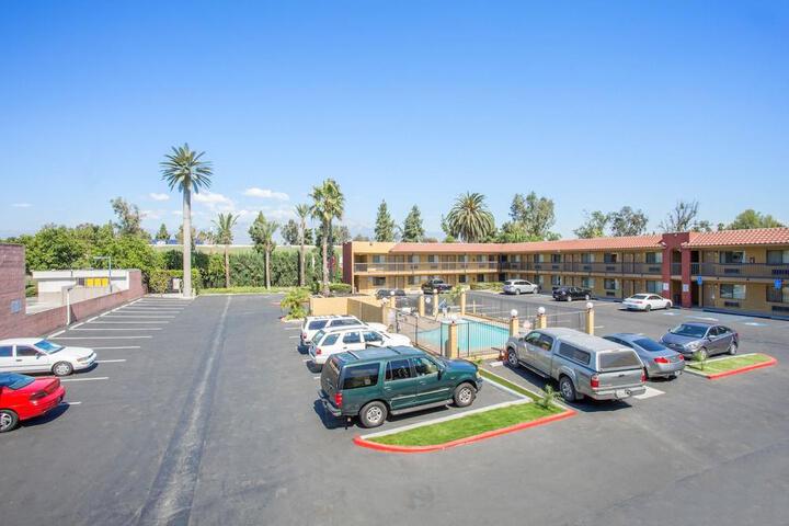 Exterior of Super 8 Motel