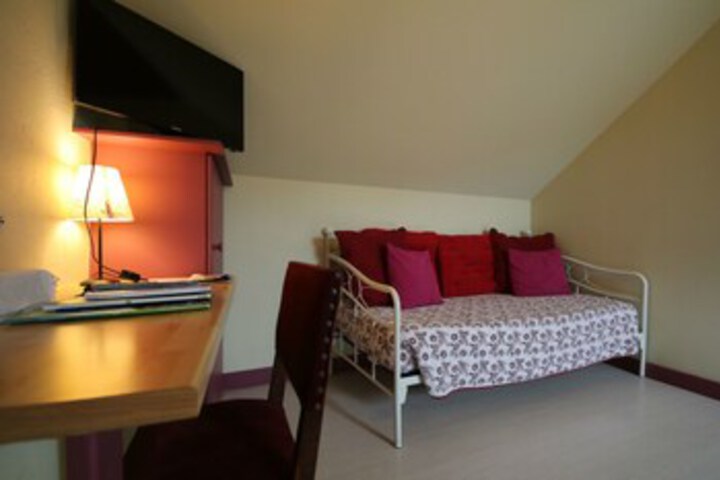 Room 13 of 27