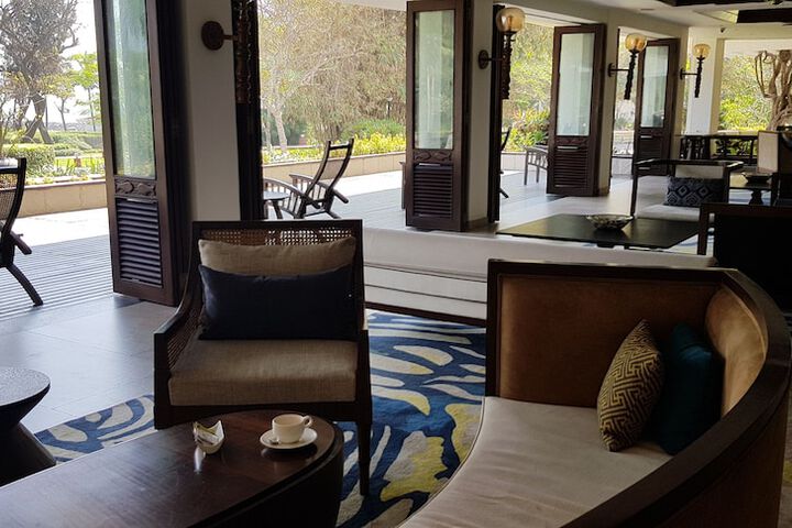Guest Lobby