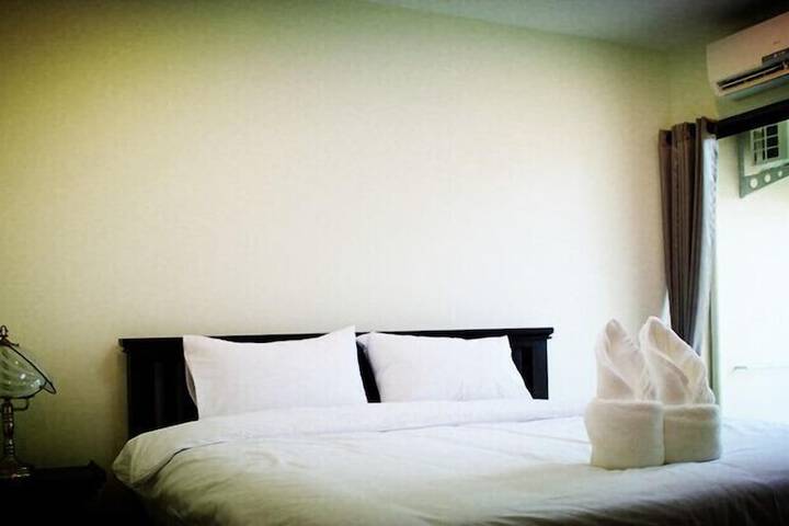 Room 10 of 68