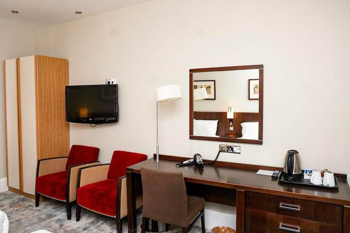 Room 11 of 64