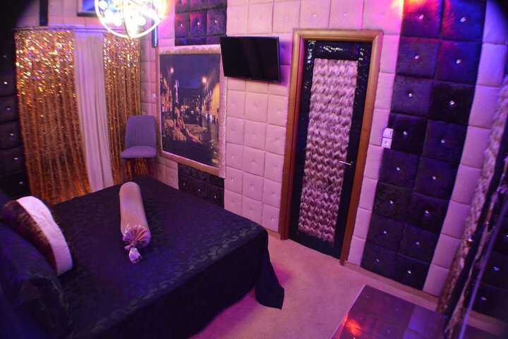Room 49 of 96