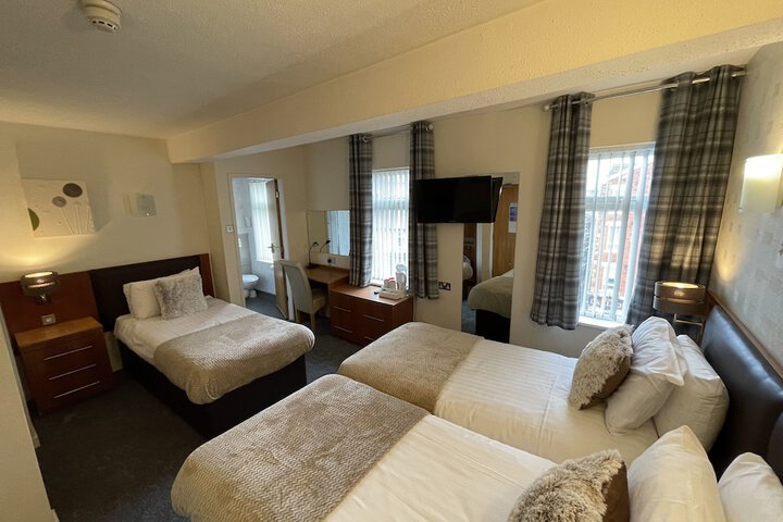 Room 12 of 84