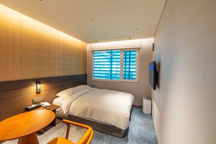 Room 5 of 15