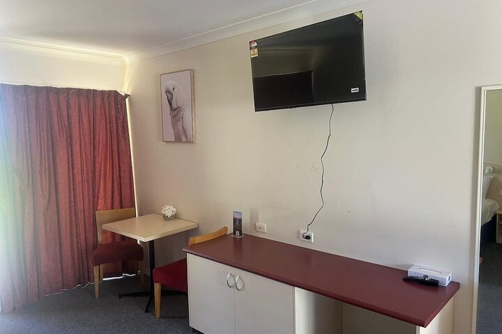 Room 11 of 26