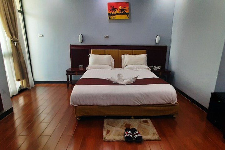 Room 4 of 22