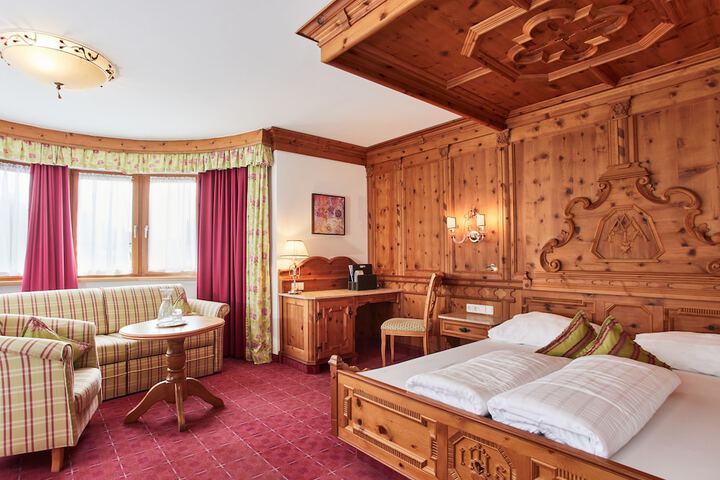 Room 3 of 44