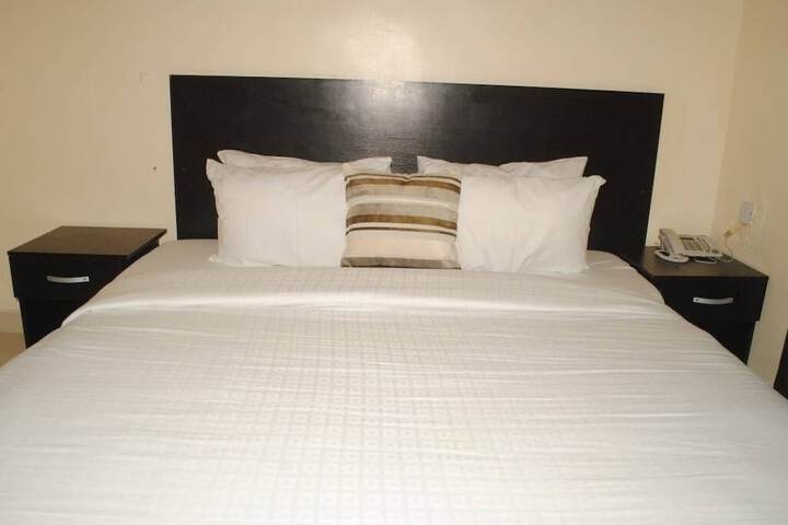 Room 2 of 10