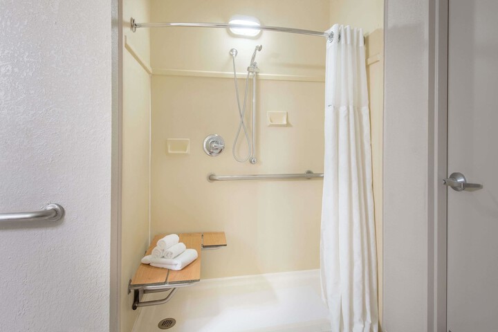 Room 35 of 41