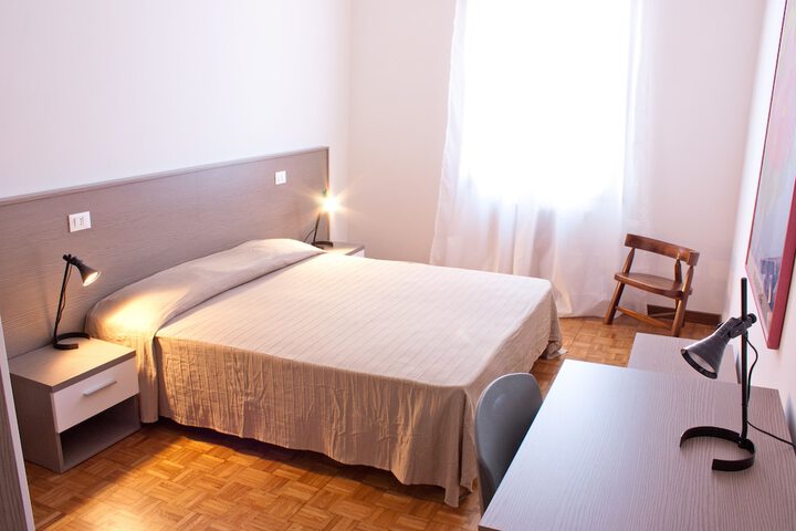 Room 4 of 39