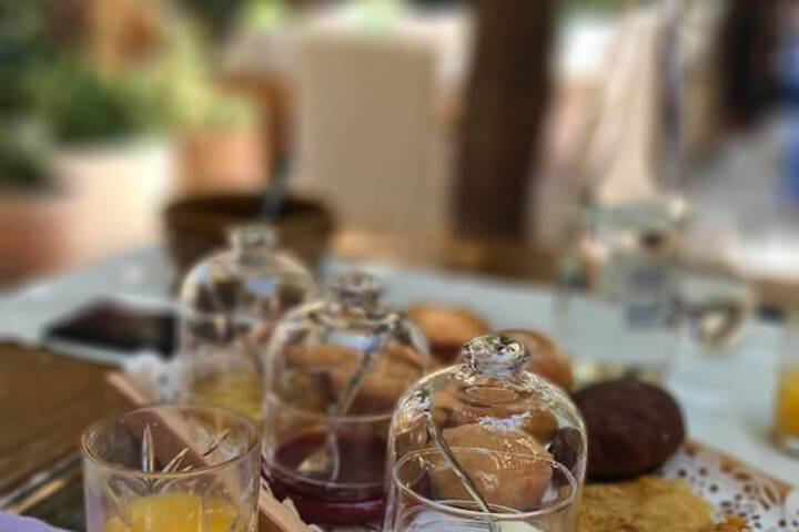 Breakfast/Coffee Service 36 of 62