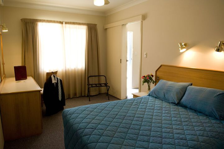 Room 7 of 34