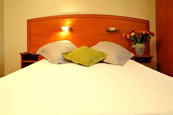 Room 5 of 24