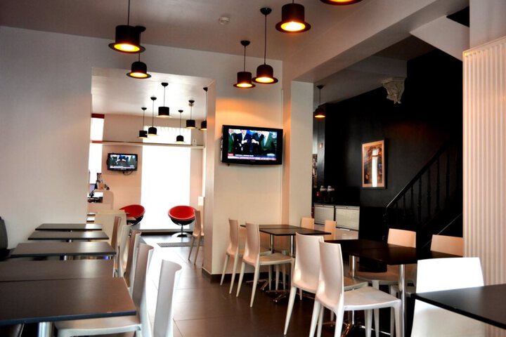Photo 10