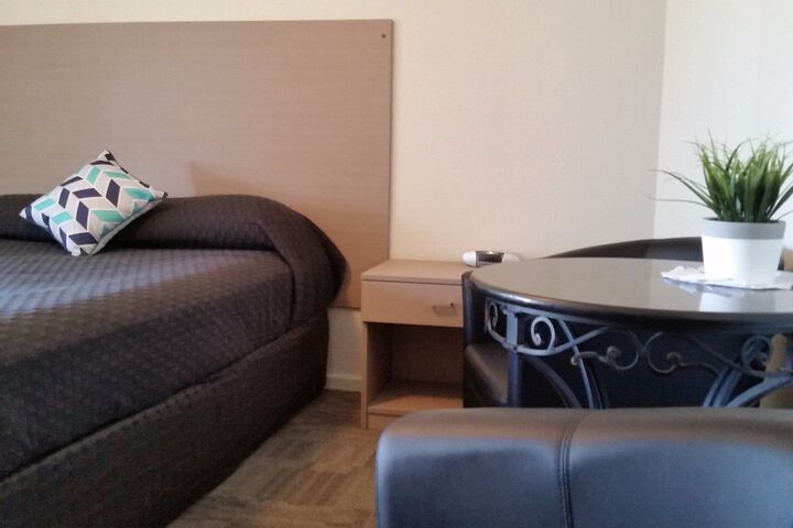 Room 2 of 18