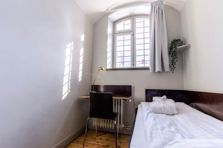 Room 9 of 52