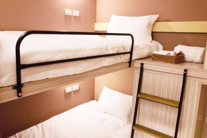Room 7 of 42