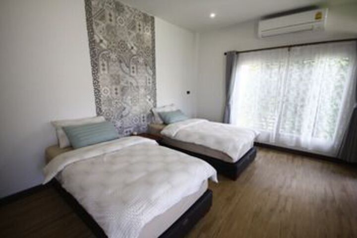 Room 10 of 17