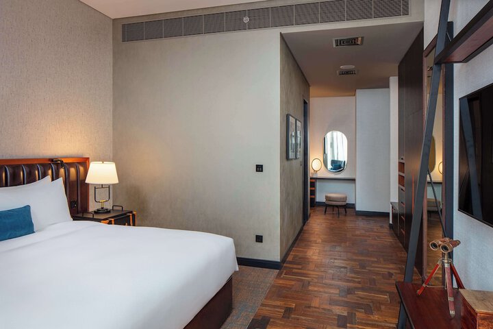 Room 26 of 103