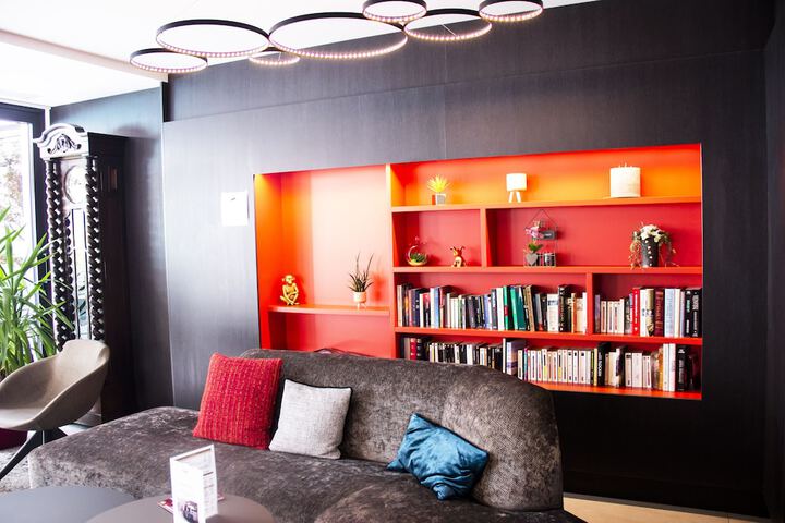 Lounge 66 of 73