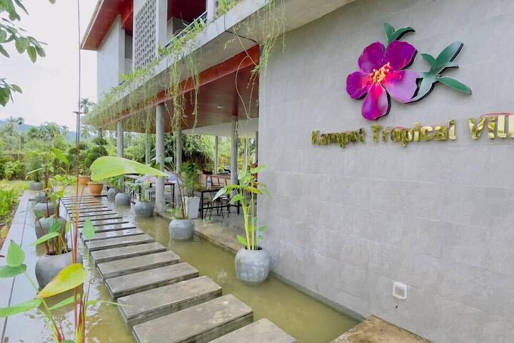 Hotel 145 of 161