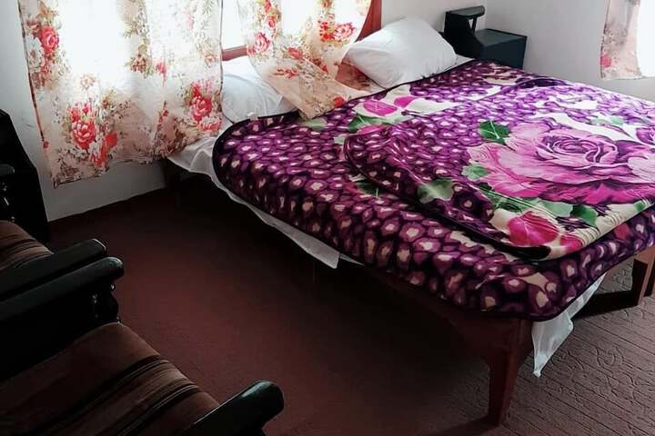 Room 11 of 14